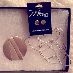 Necklace & Earring set